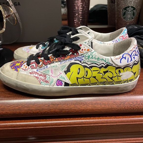 Golden goose womens graffiti sneakers RARE sold out. In excellent condition. - Picture 7 of 9